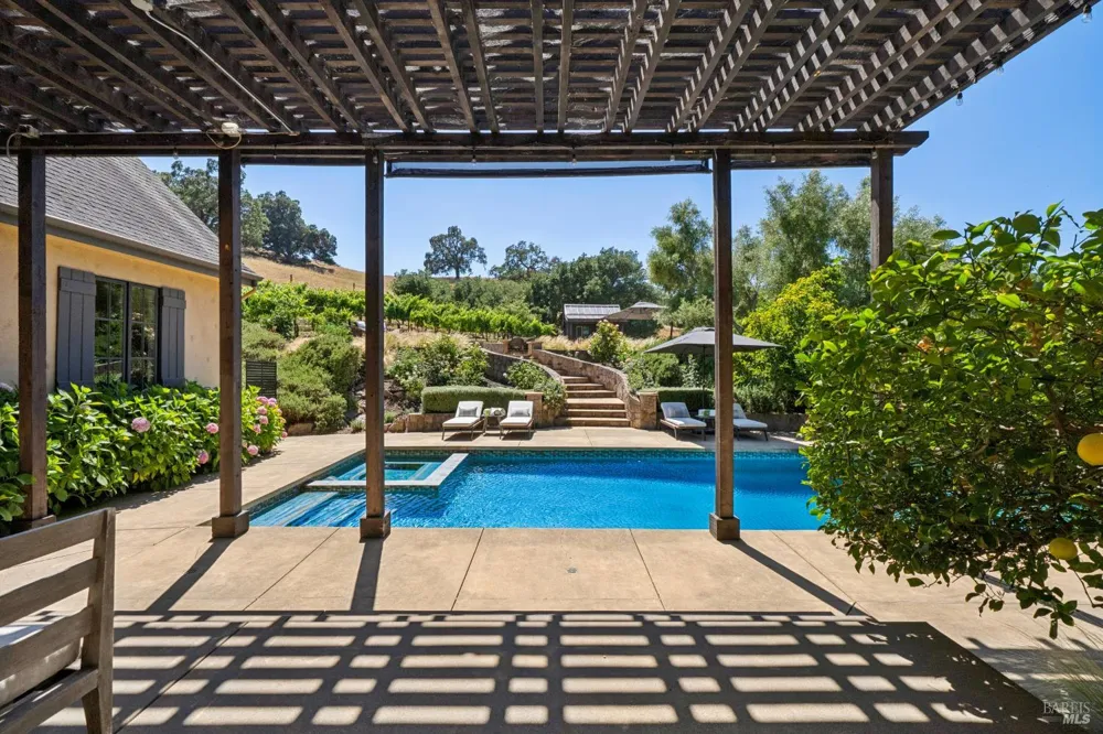 1297 Leaning Oak Drive Napa, CA 94558
