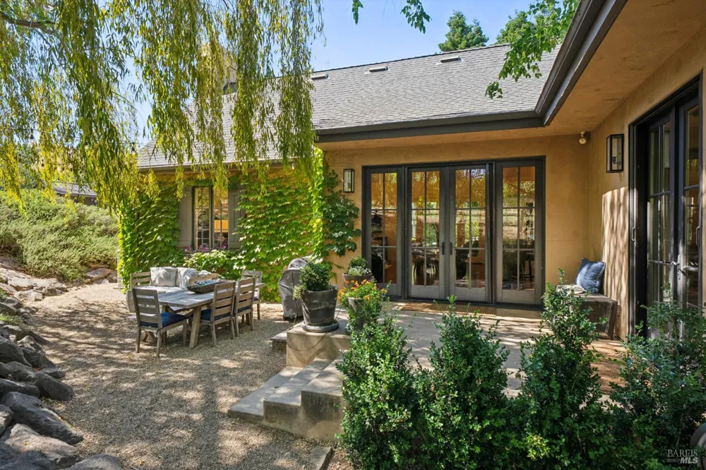 1297 Leaning Oak Drive Napa, CA 94558