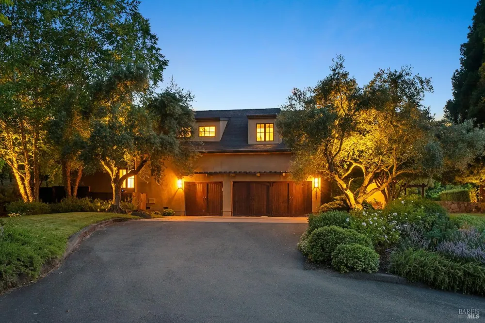 1297 Leaning Oak Drive Napa, CA 94558