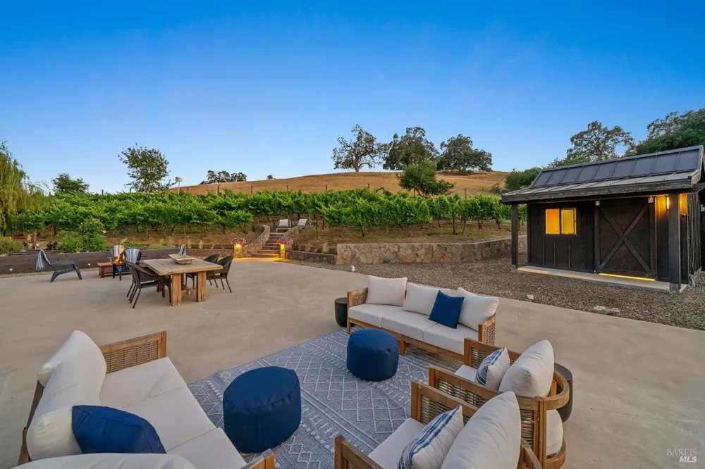 1297 Leaning Oak Drive Napa, CA 94558