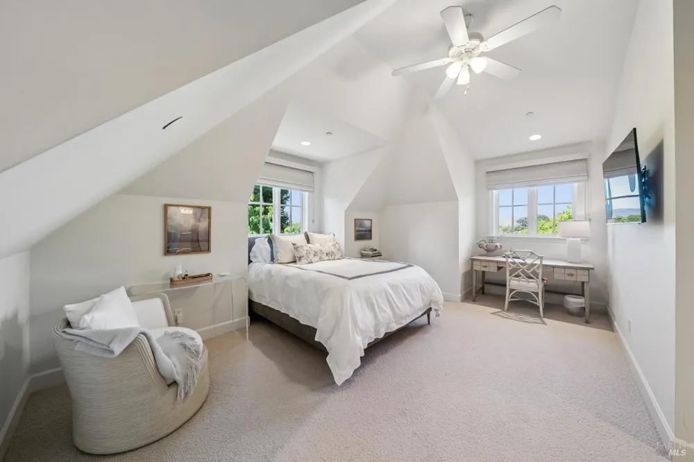 1297 Leaning Oak Drive Napa, CA 94558