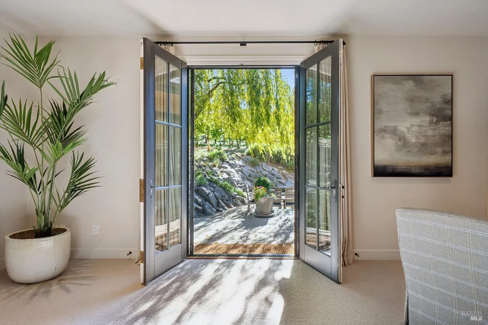 1297 Leaning Oak Drive Napa, CA 94558