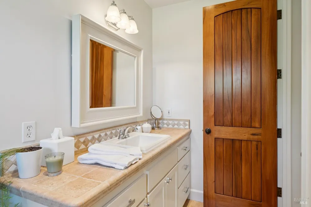 1297 Leaning Oak Drive Napa, CA 94558