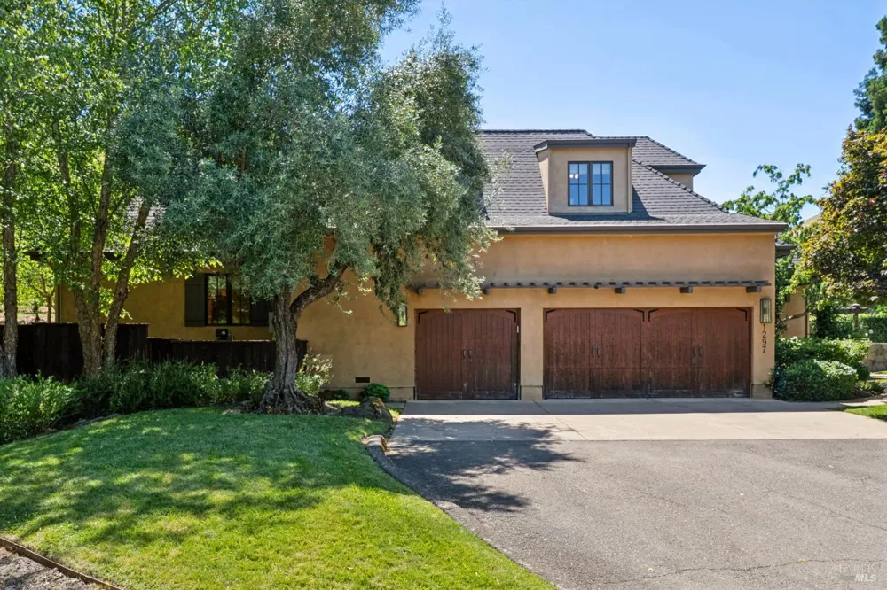 1297 Leaning Oak Drive Napa, CA 94558
