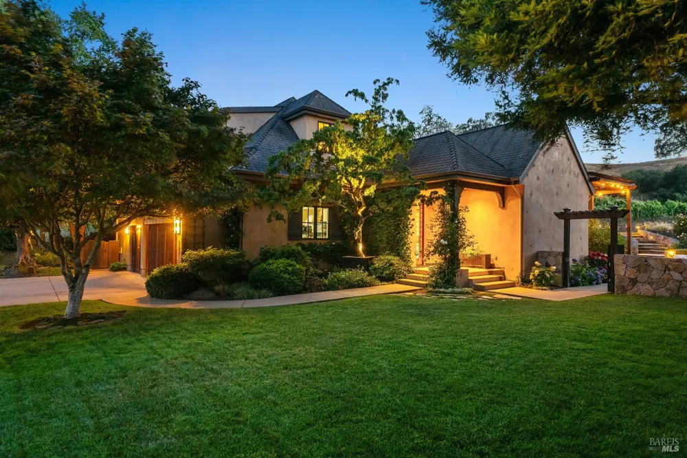 1297 Leaning Oak Drive Napa, CA 94558