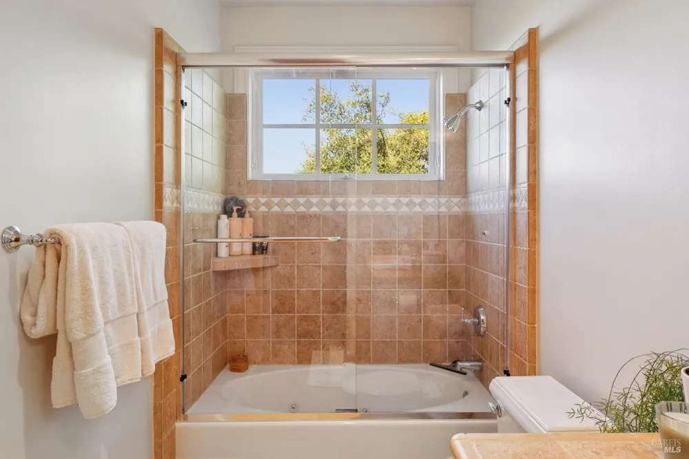 1297 Leaning Oak Drive Napa, CA 94558