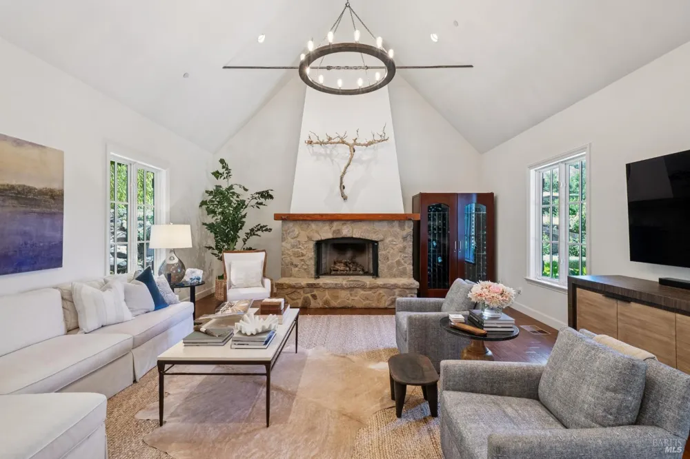 1297 Leaning Oak Drive Napa, CA 94558