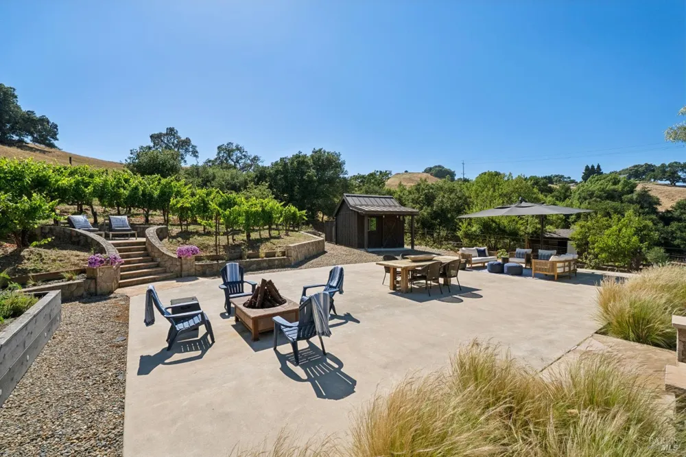1297 Leaning Oak Drive Napa, CA 94558