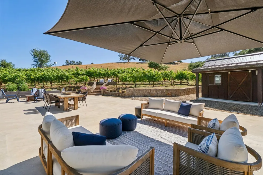 1297 Leaning Oak Drive Napa, CA 94558