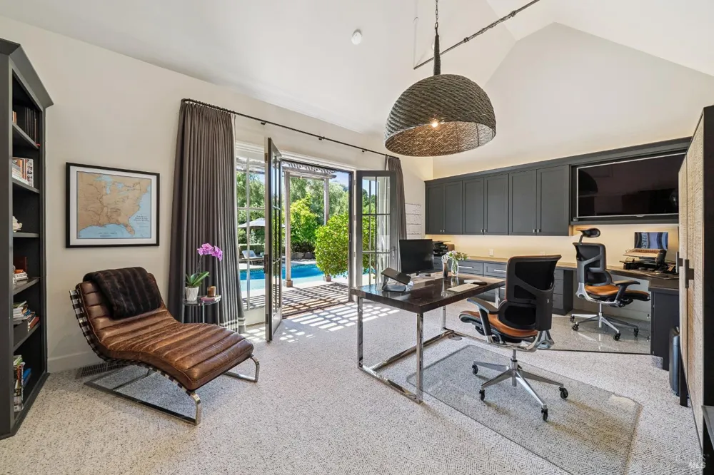 1297 Leaning Oak Drive Napa, CA 94558