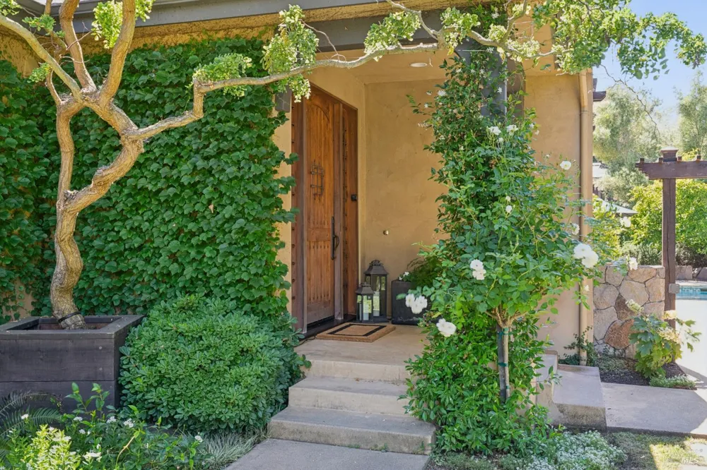1297 Leaning Oak Drive Napa, CA 94558