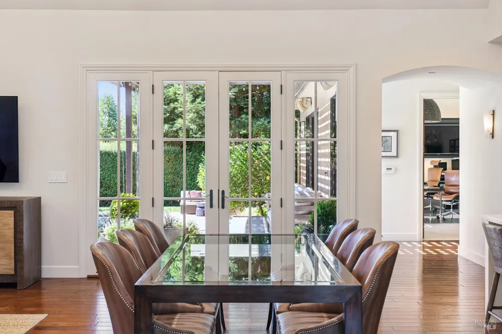 1297 Leaning Oak Drive Napa, CA 94558
