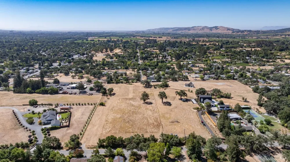 1050 Craig Avenue Sonoma, CA 95476