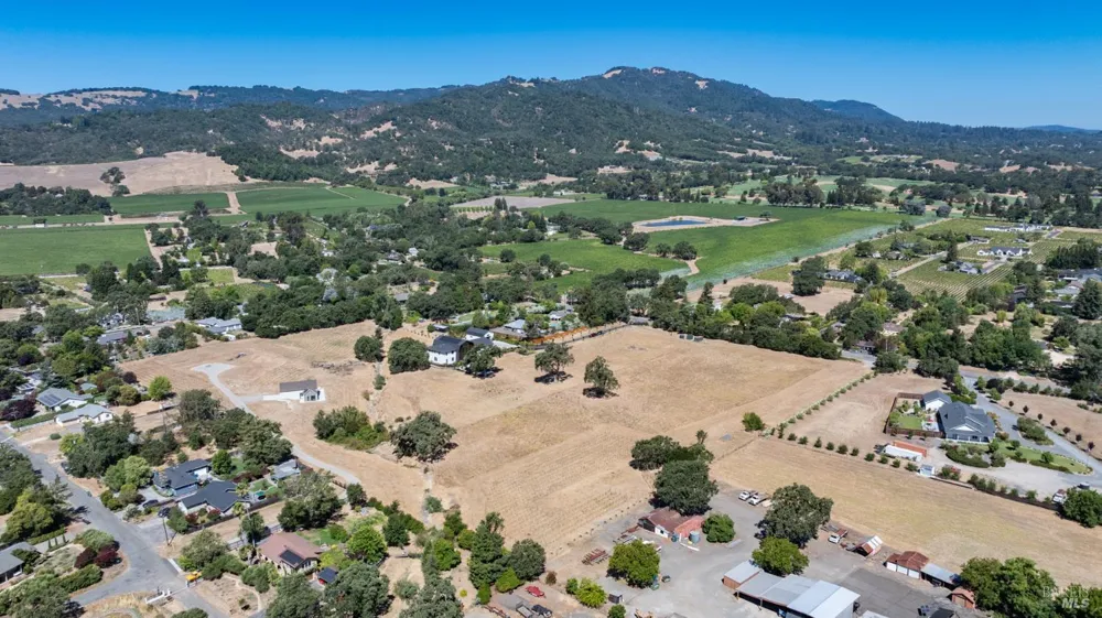 1050 Craig Avenue Sonoma, CA 95476