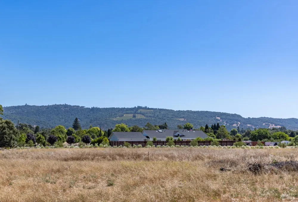 1050 Craig Avenue Sonoma, CA 95476