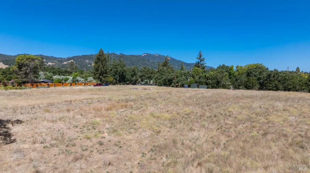 1050 Craig Avenue Sonoma, CA 95476
