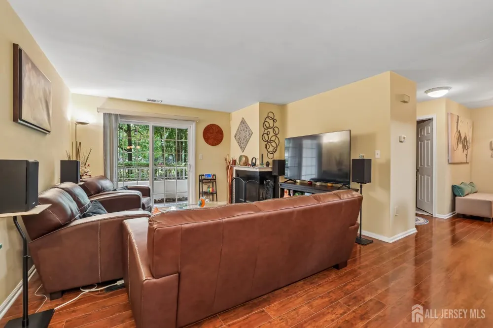 1702 Tanglewood Court Helmetta, NJ 08828