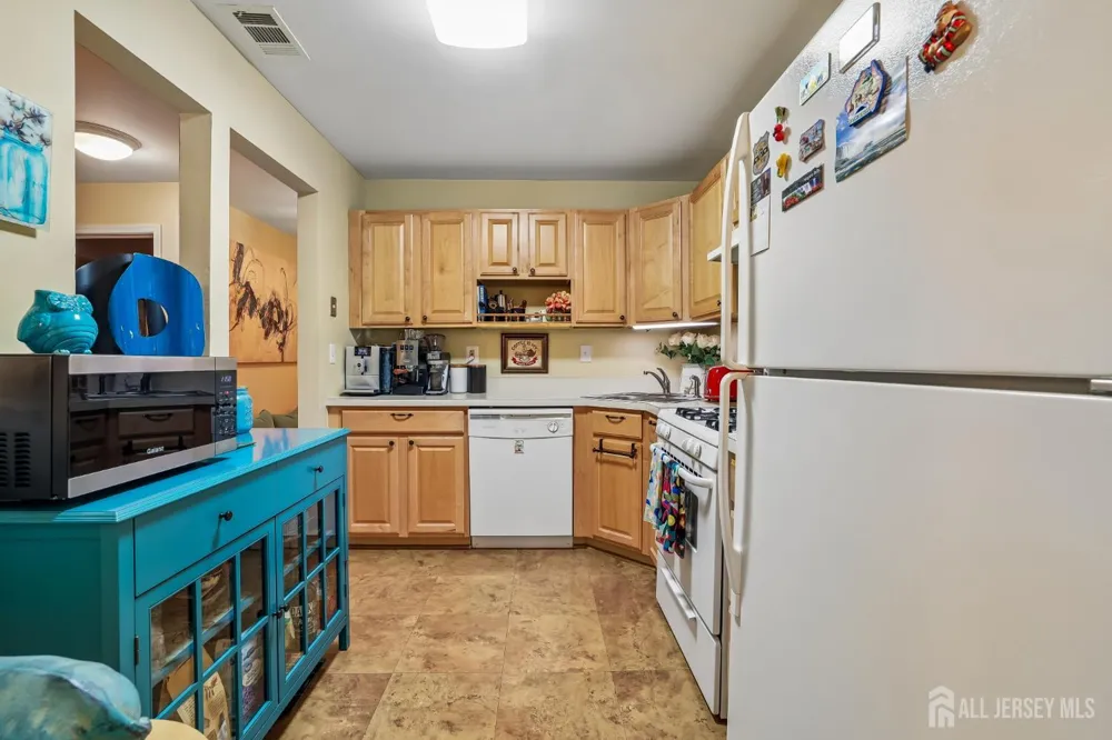 1702 Tanglewood Court Helmetta, NJ 08828