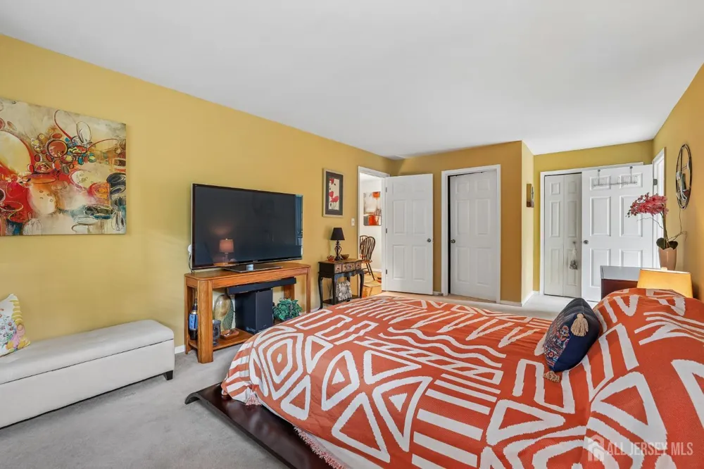 1702 Tanglewood Court Helmetta, NJ 08828
