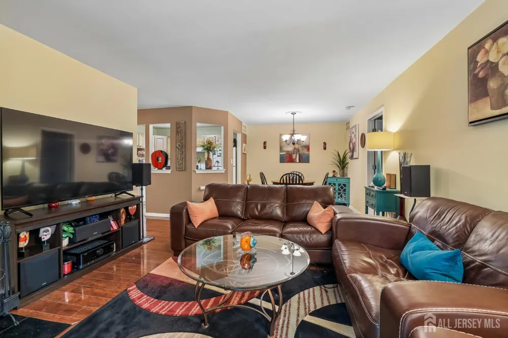 1702 Tanglewood Court Helmetta, NJ 08828