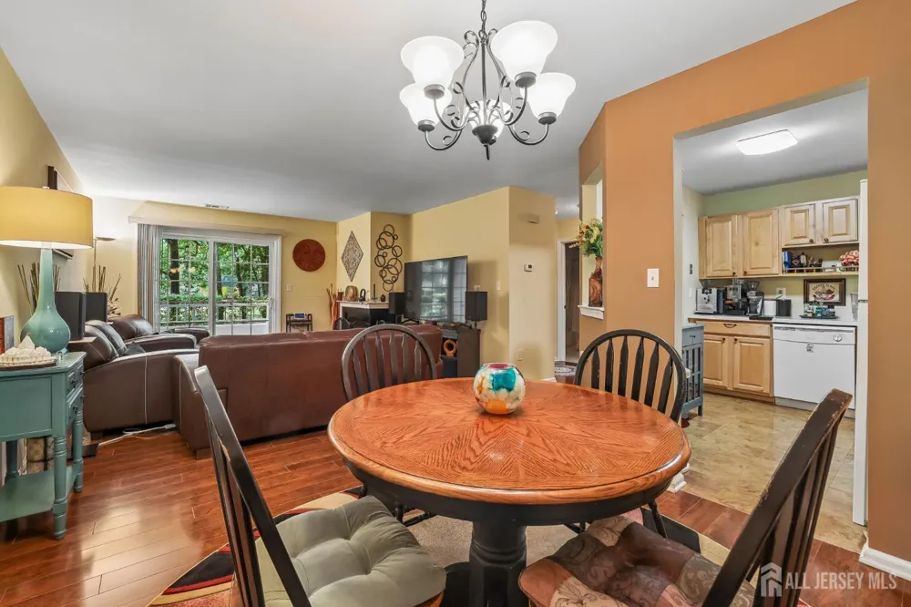 1702 Tanglewood Court Helmetta, NJ 08828