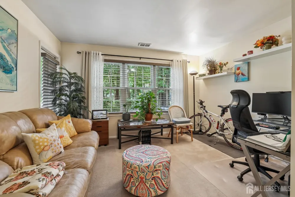 1702 Tanglewood Court Helmetta, NJ 08828