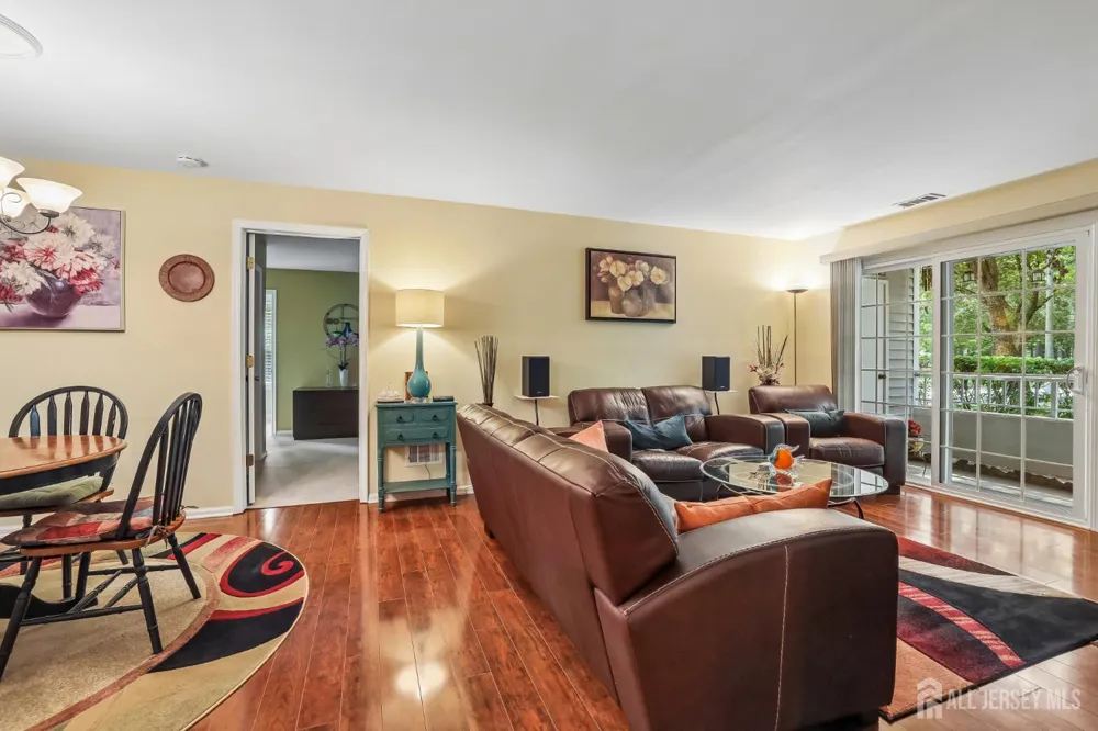 1702 Tanglewood Court Helmetta, NJ 08828