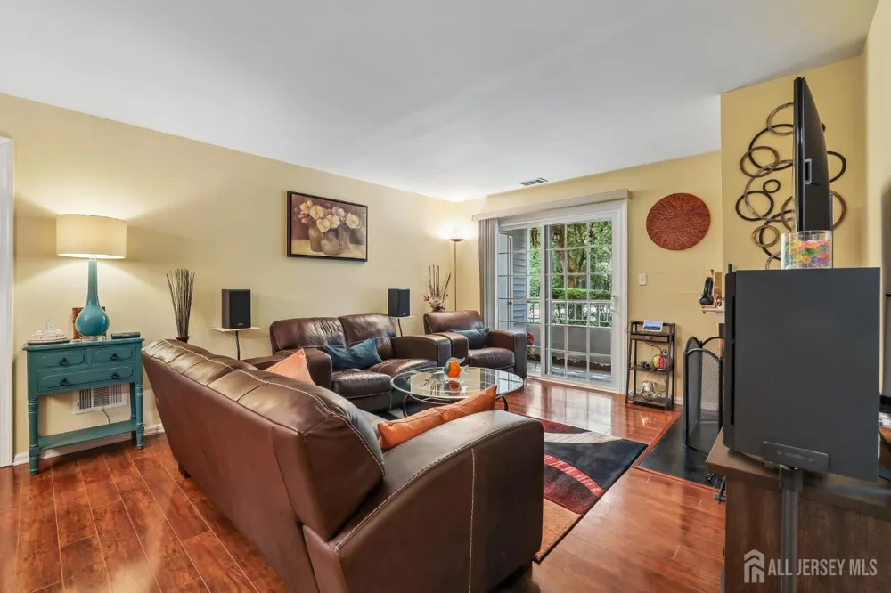1702 Tanglewood Court Helmetta, NJ 08828