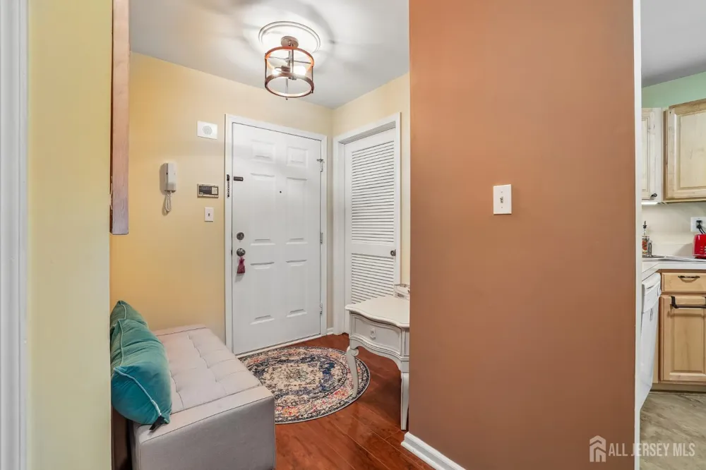 1702 Tanglewood Court Helmetta, NJ 08828
