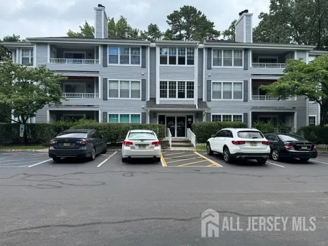 1702 Tanglewood Court Helmetta, NJ 08828
