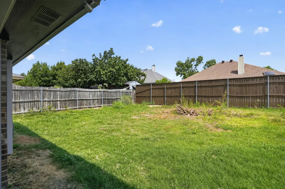 6057 Hillglen Drive Watauga, TX 76148