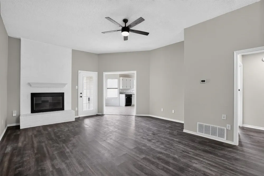 6057 Hillglen Drive Watauga, TX 76148