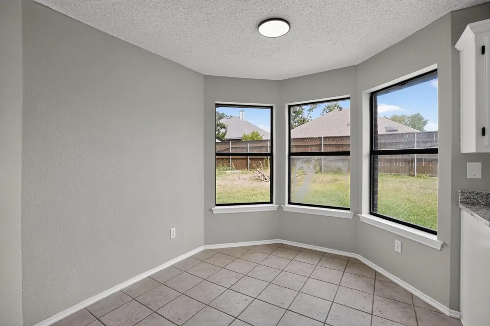 6057 Hillglen Drive Watauga, TX 76148
