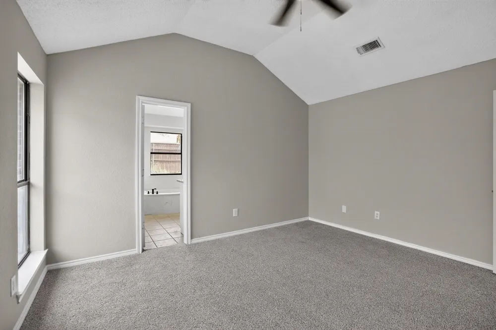 6057 Hillglen Drive Watauga, TX 76148