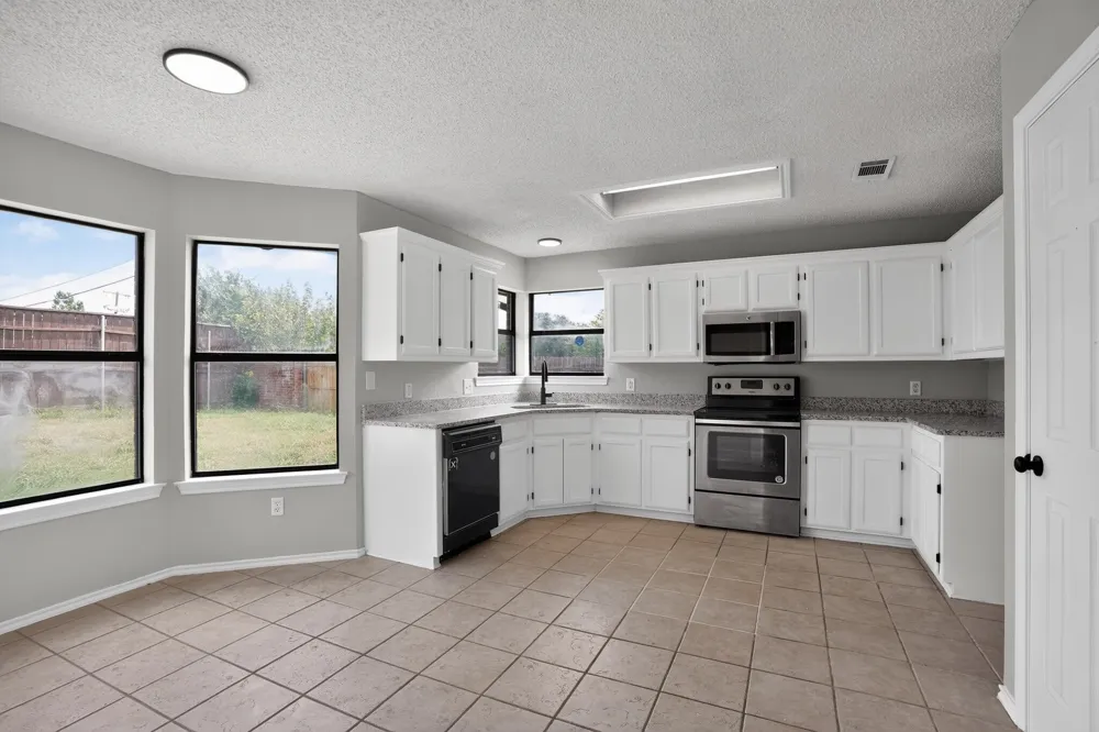 6057 Hillglen Drive Watauga, TX 76148