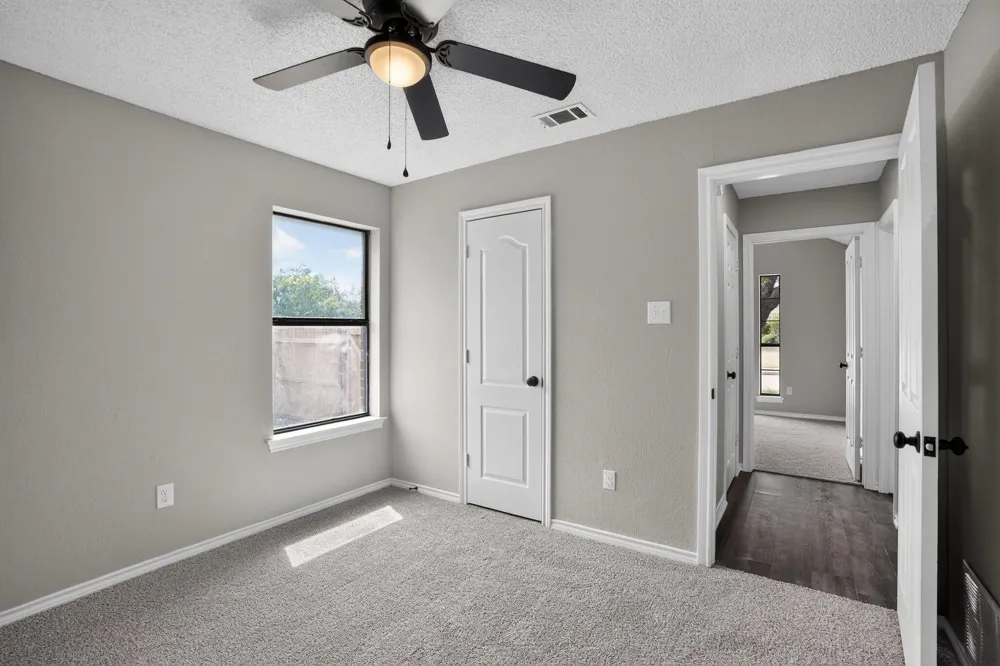 6057 Hillglen Drive Watauga, TX 76148