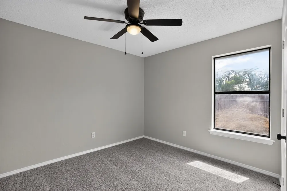 6057 Hillglen Drive Watauga, TX 76148