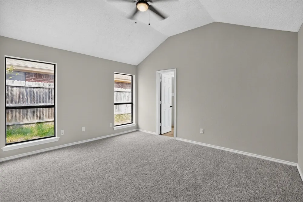 6057 Hillglen Drive Watauga, TX 76148