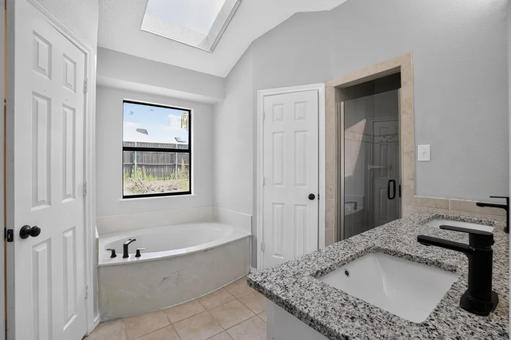 6057 Hillglen Drive Watauga, TX 76148