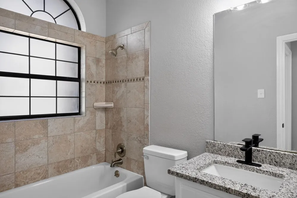 6057 Hillglen Drive Watauga, TX 76148