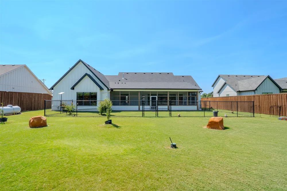 1028 County Road 337 Glen Rose, TX 76043