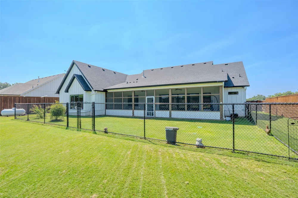 1028 County Road 337 Glen Rose, TX 76043