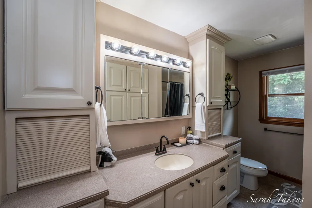3860 E Pontaluna Road Fruitport, MI 49415