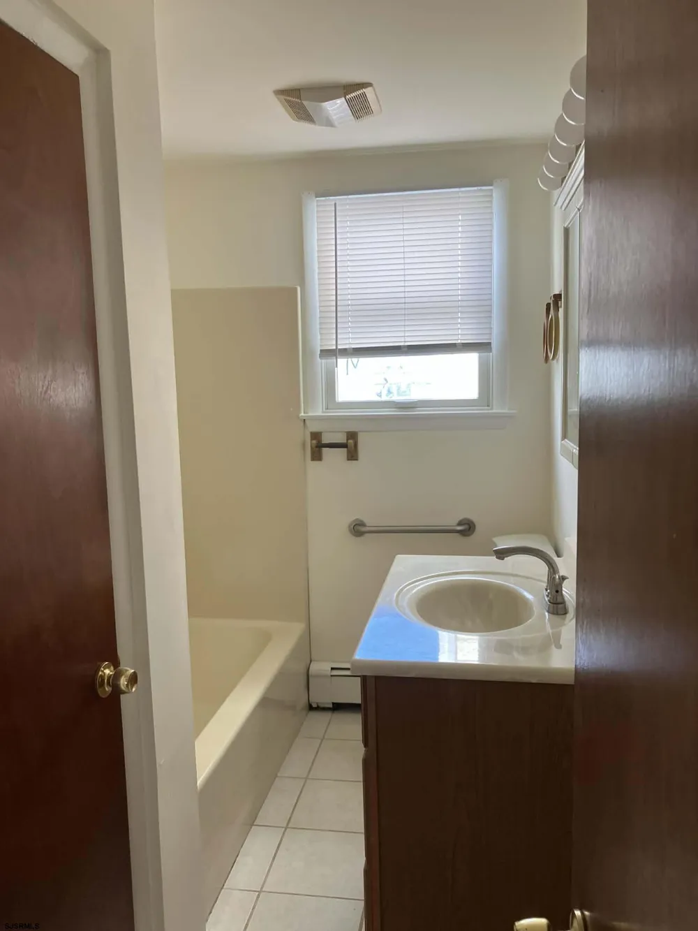 200 N 14TH ST Brigantine, NJ 08203