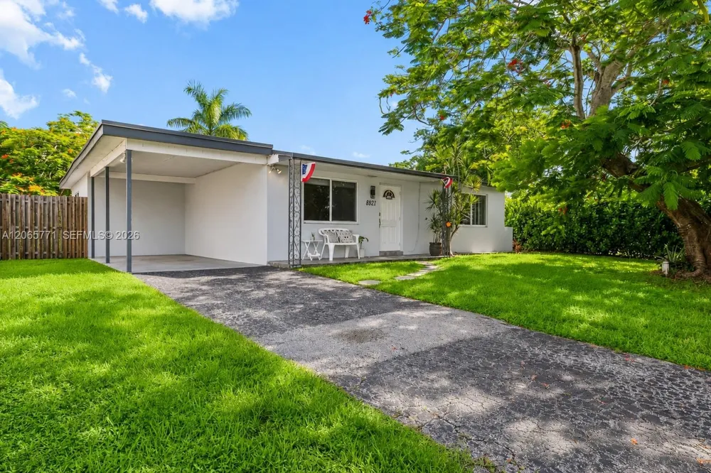 8921 NW 26th Pl Sunrise, FL 33322