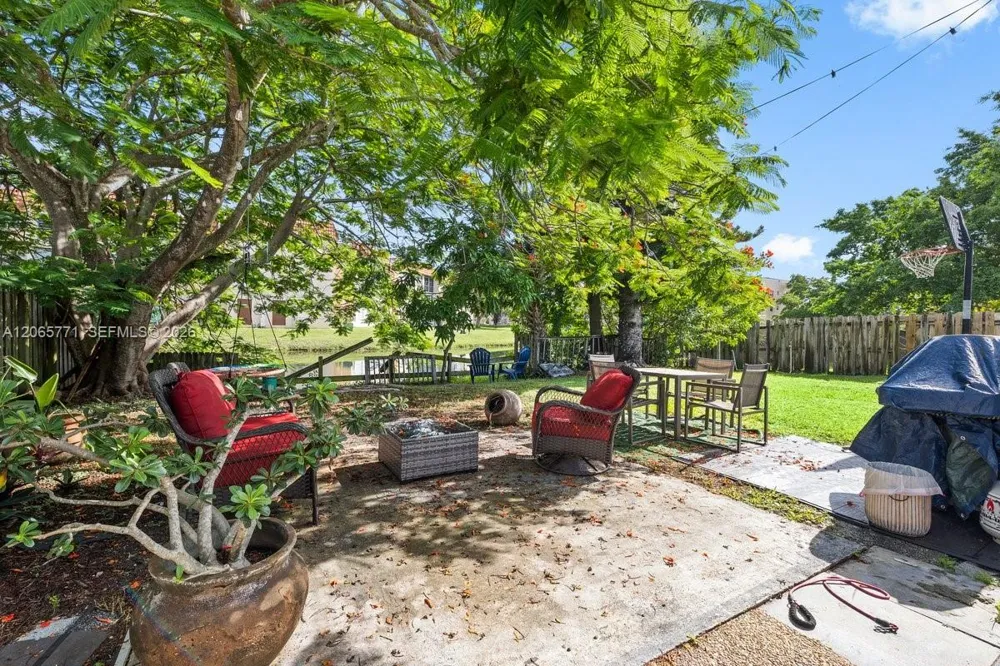 8921 NW 26th Pl Sunrise, FL 33322
