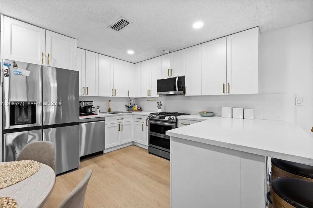 8921 NW 26th Pl Sunrise, FL 33322