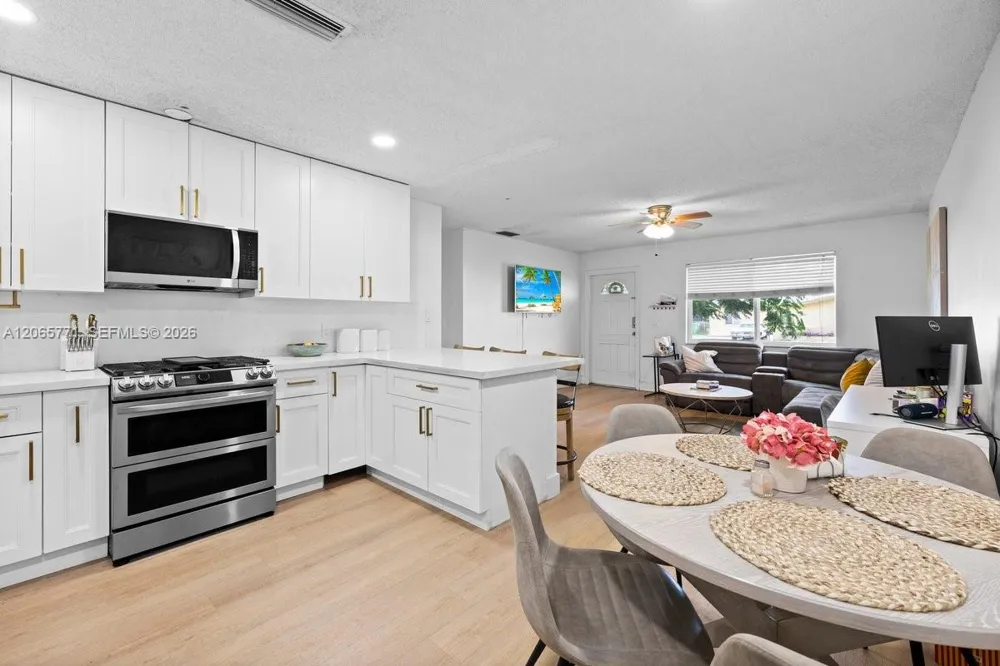 8921 NW 26th Pl Sunrise, FL 33322