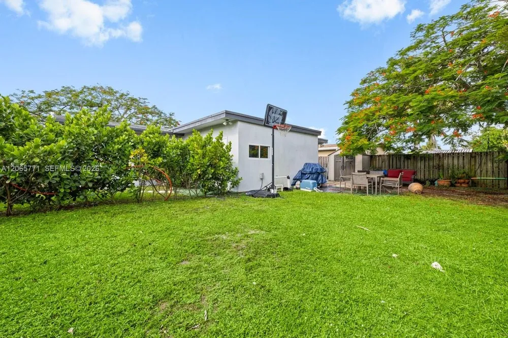 8921 NW 26th Pl Sunrise, FL 33322