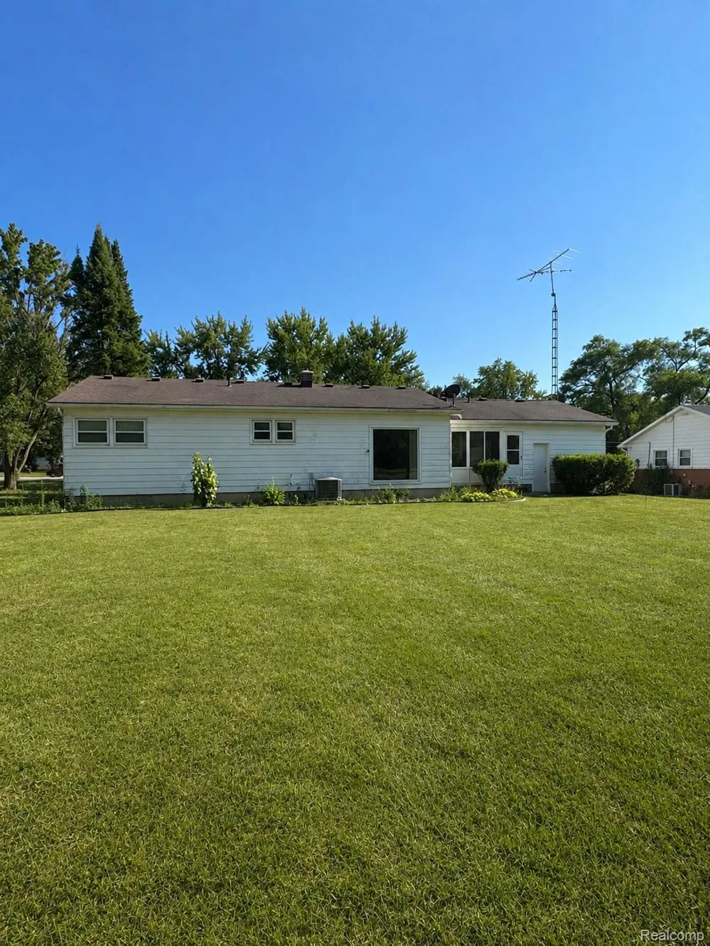 3441 E Maple Avenue Burton City, MI 48529